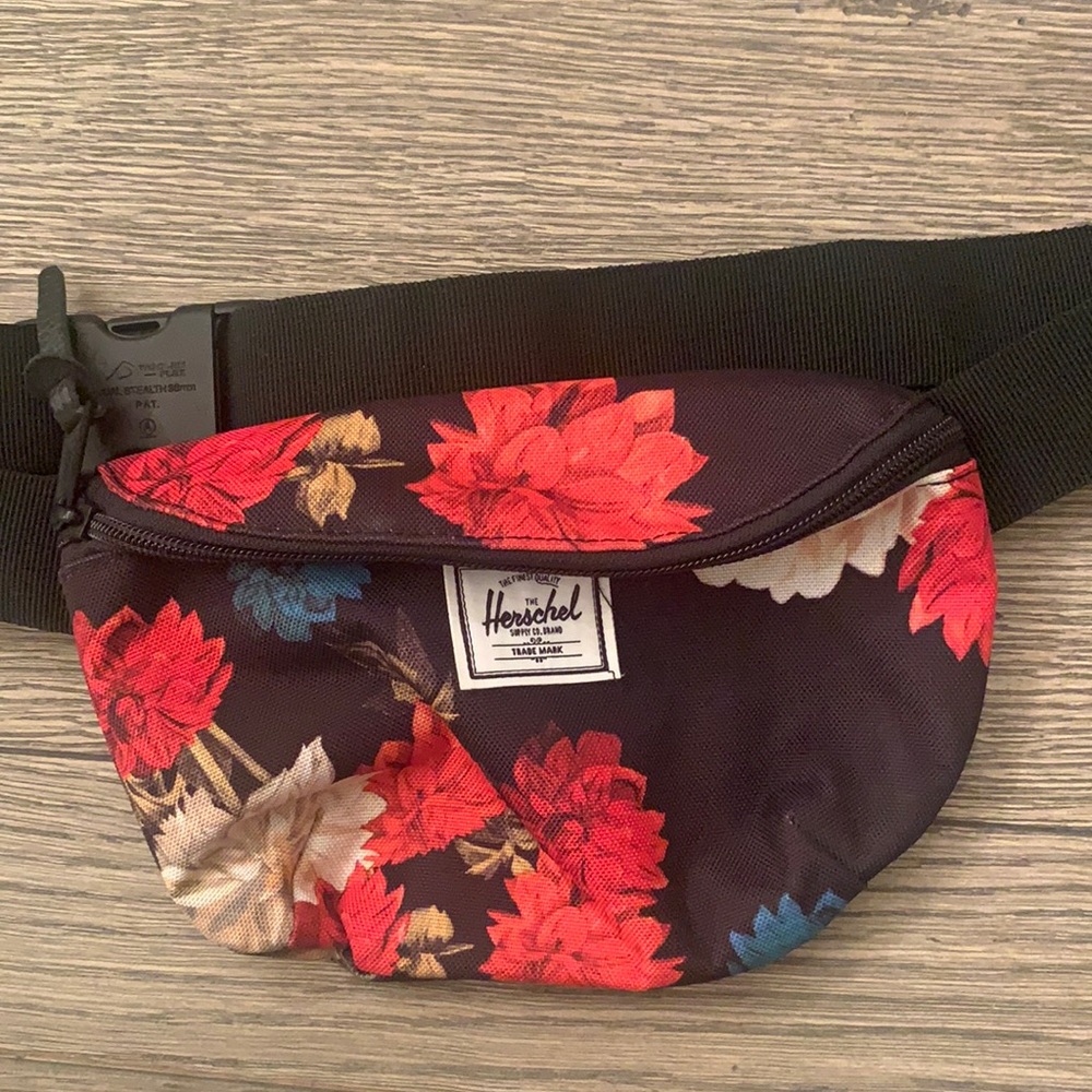 HERSCHEL FOURTEEN BELT BAG - VINTAGE FLORAL BLACK